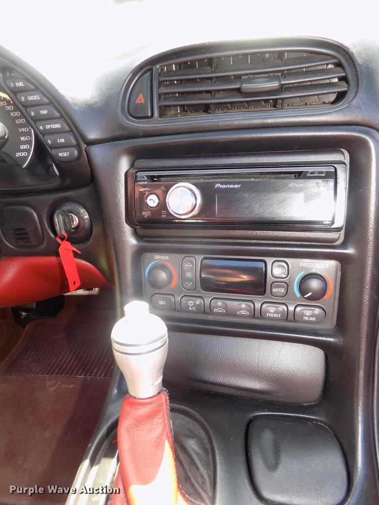 image for item G1144 1998 Chevrolet Corvette C-5