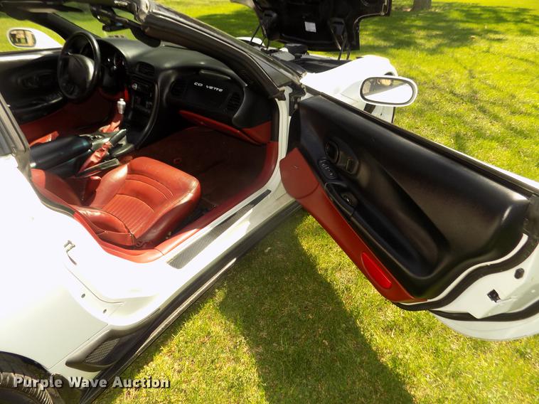 image for item G1144 1998 Chevrolet Corvette C-5