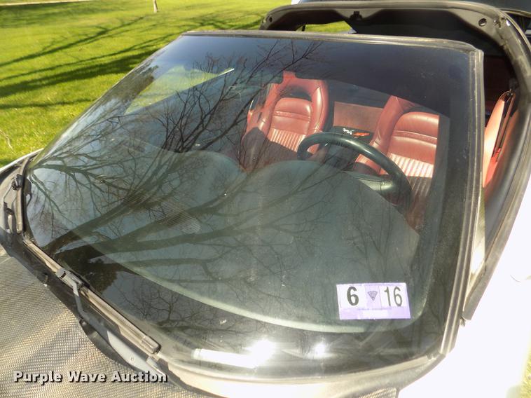 image for item G1144 1998 Chevrolet Corvette C-5