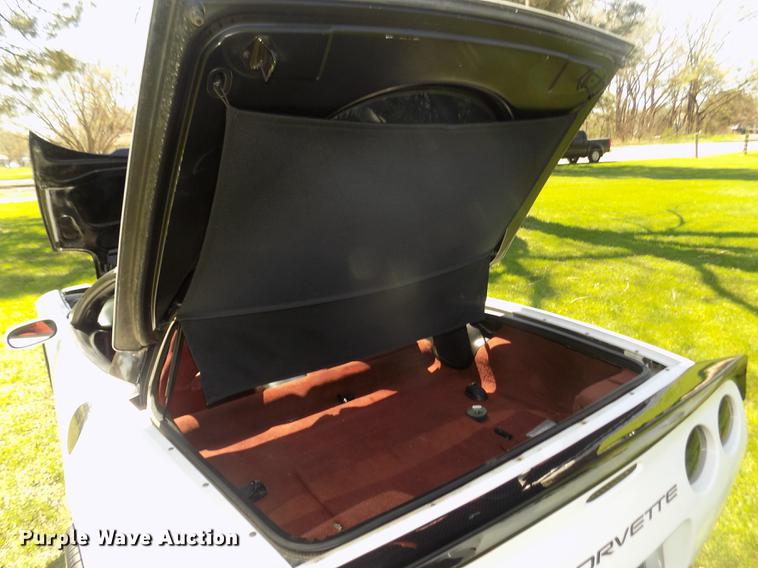 image for item G1144 1998 Chevrolet Corvette C-5