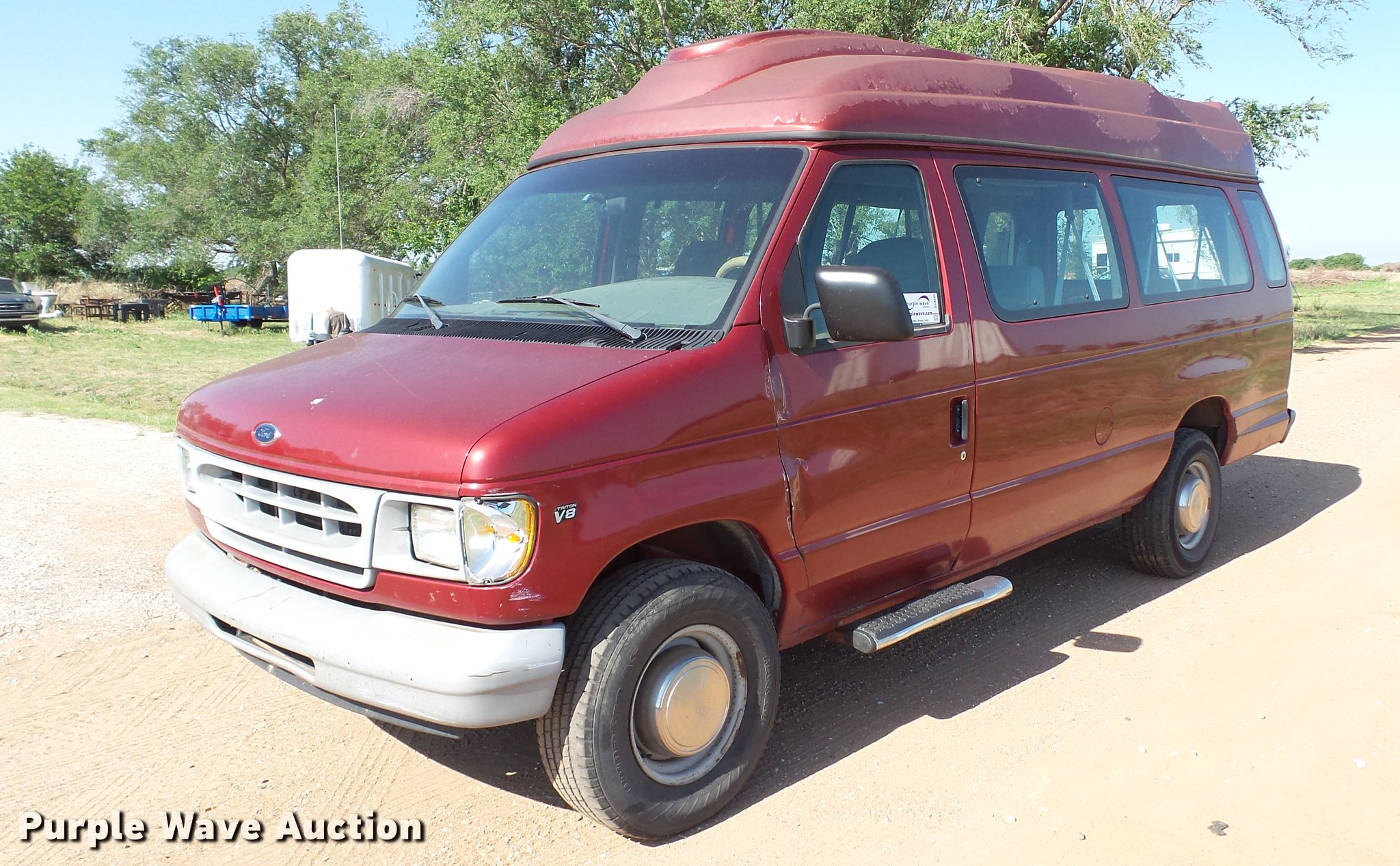 1999 Ford Econoline E350 Extended van in Kiowa, KS Item DC4201 sold Purple Wave
