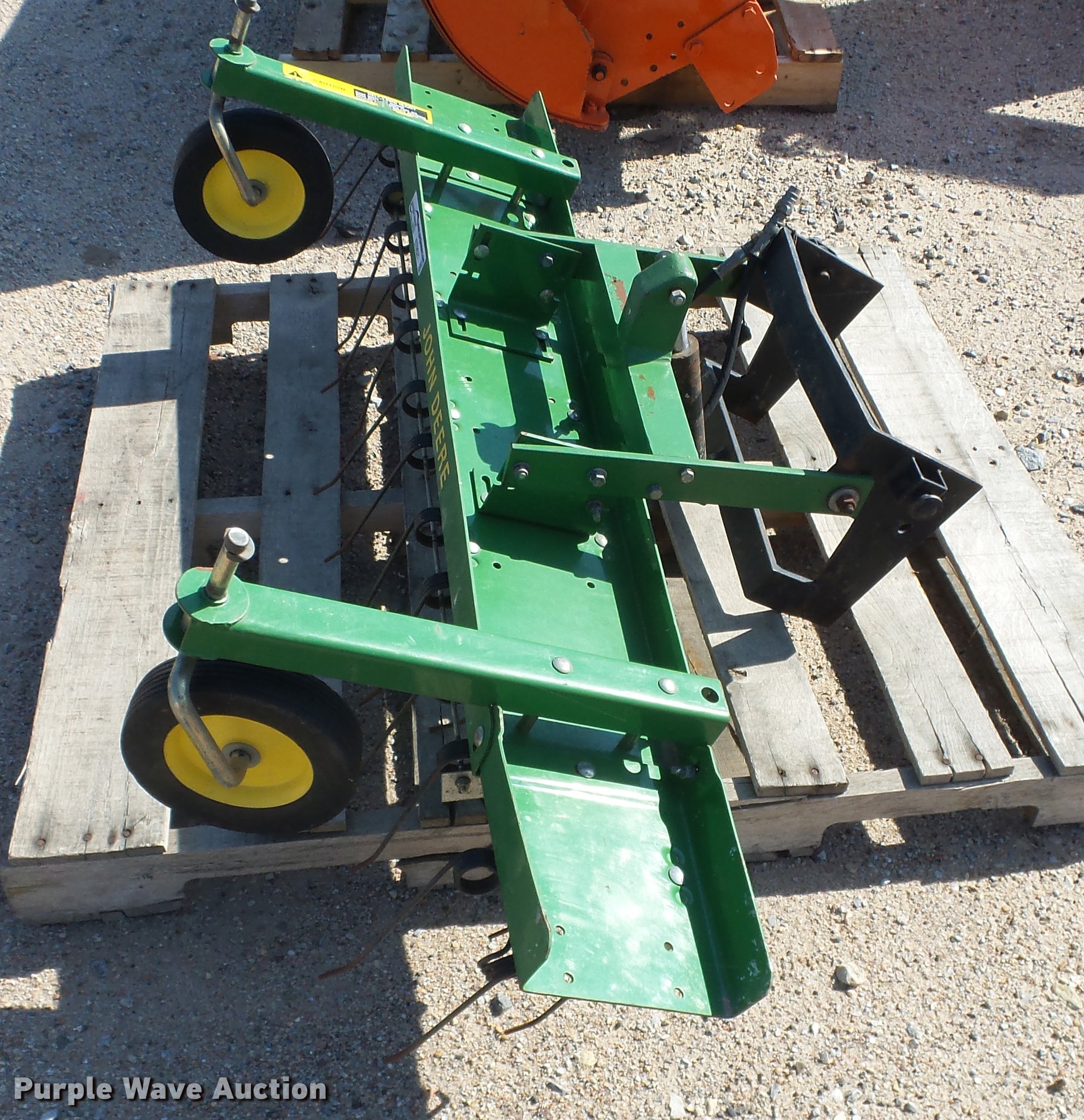 John Deere thatcher in Hutchinson, KS Item ET9521 sold Purple Wave