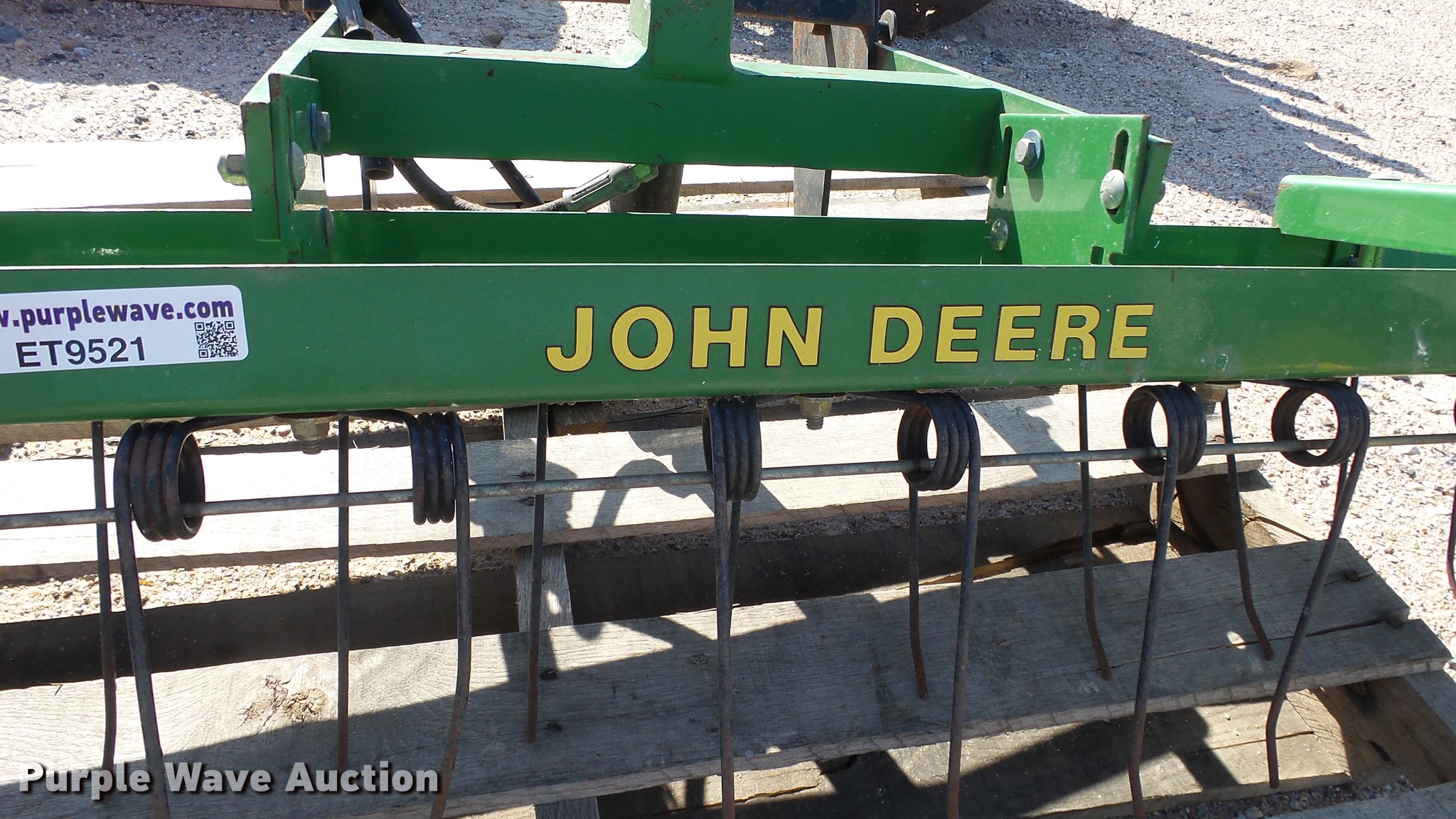 John Deere thatcher in Hutchinson, KS Item ET9521 sold Purple Wave