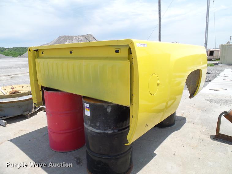 image for item AO9298 2009 Chevrolet Silverado pickup truck bed