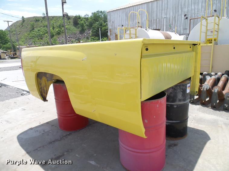 image for item AO9298 2009 Chevrolet Silverado pickup truck bed