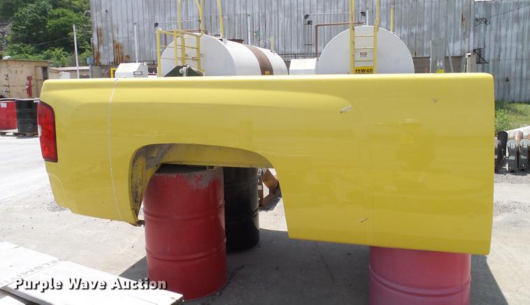 image for item AO9298 2009 Chevrolet Silverado pickup truck bed