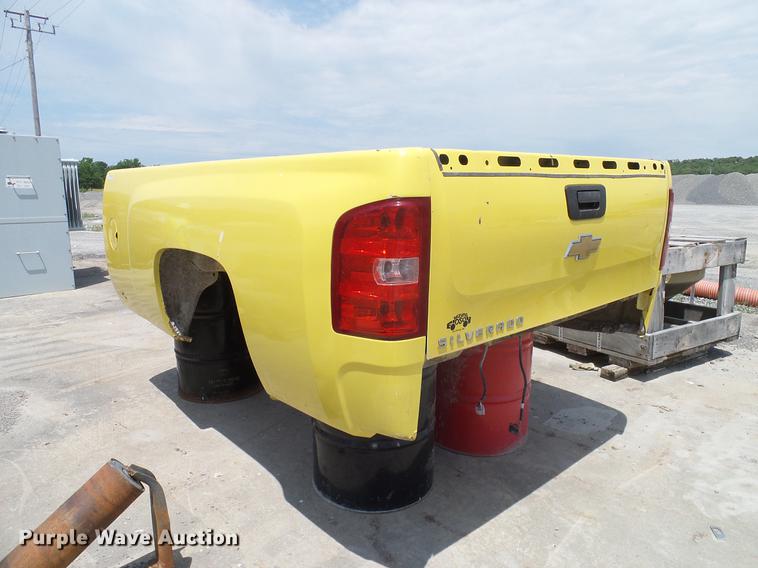 image for item AO9298 2009 Chevrolet Silverado pickup truck bed