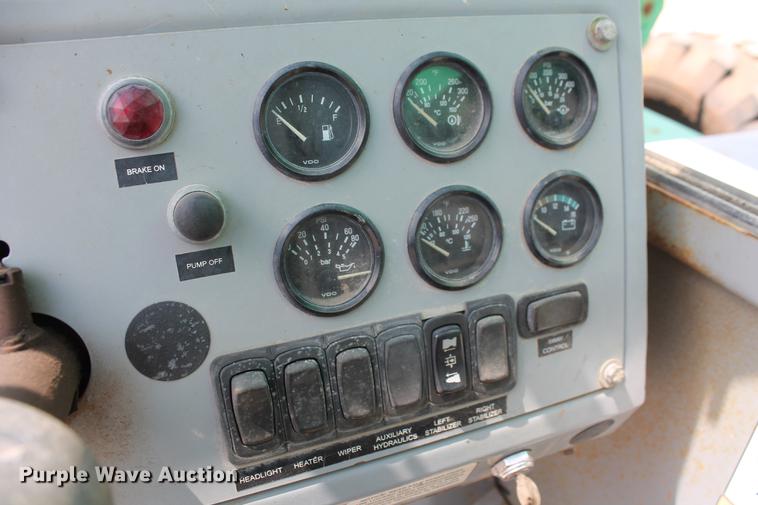 image for item DB5209 2006 Genie GTH-1056 telehandler