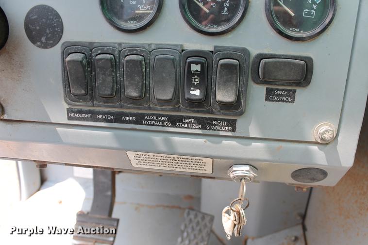 image for item DB5209 2006 Genie GTH-1056 telehandler