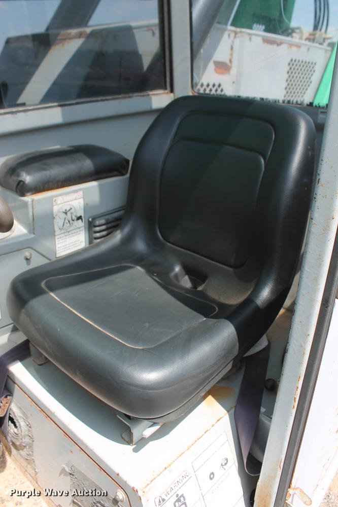 image for item DB5209 2006 Genie GTH-1056 telehandler