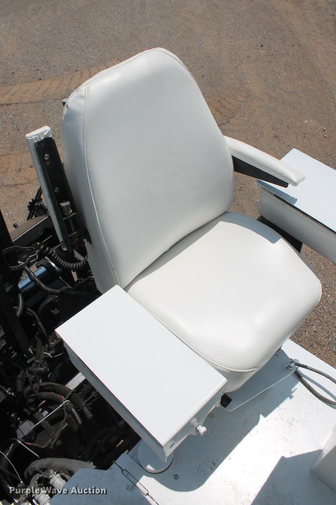 image for item DB5211 2007 Roadtec RP155 paver