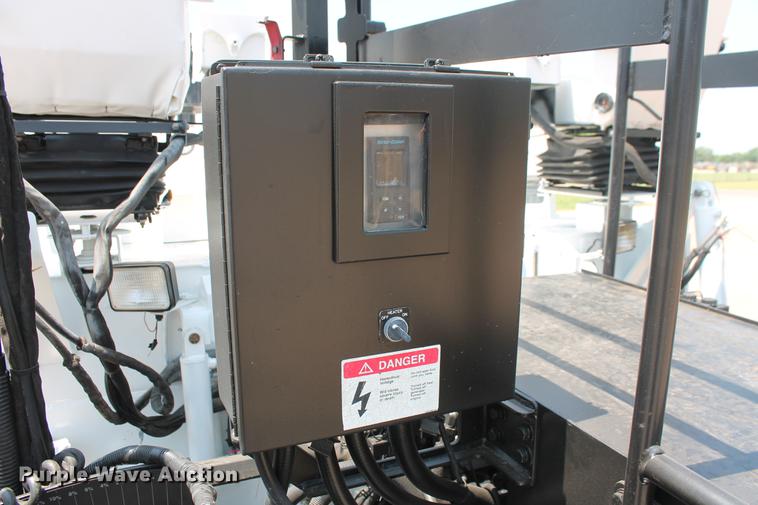 image for item DB5211 2007 Roadtec RP155 paver