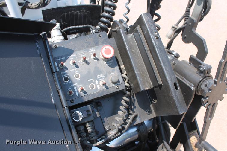 image for item DB5211 2007 Roadtec RP155 paver