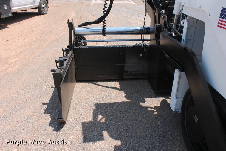 image for item DB5211 2007 Roadtec RP155 paver