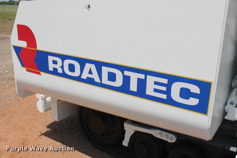 image for item DB5211 2007 Roadtec RP155 paver