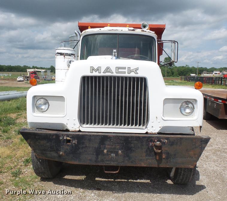 image for item DB6051 1975 Mack R686ST dump truck