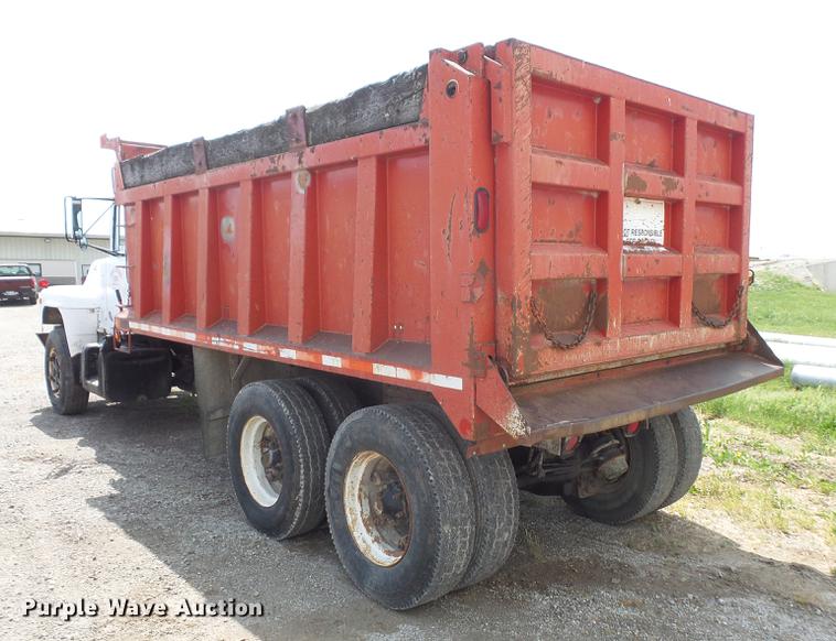 image for item DB6051 1975 Mack R686ST dump truck