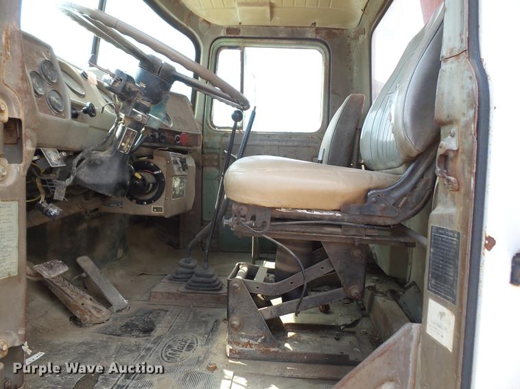 image for item DB6051 1975 Mack R686ST dump truck