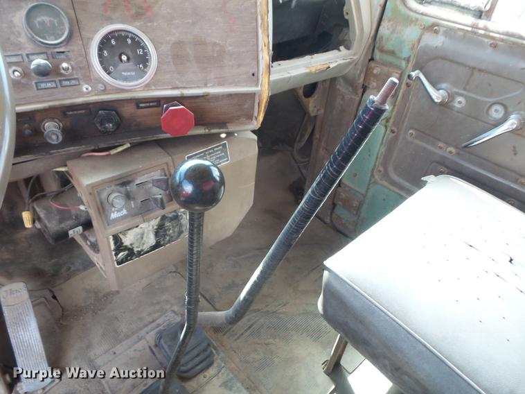 image for item DB6051 1975 Mack R686ST dump truck