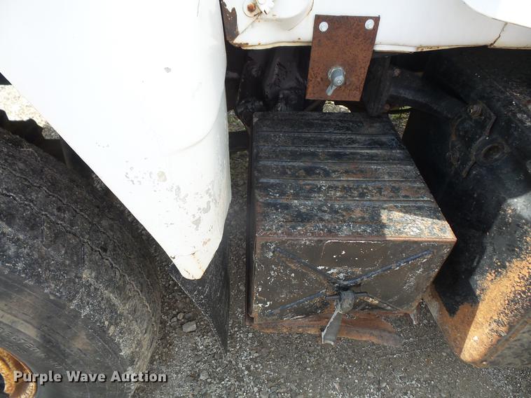 image for item DB6051 1975 Mack R686ST dump truck