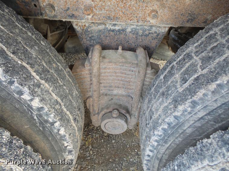 image for item DB6051 1975 Mack R686ST dump truck