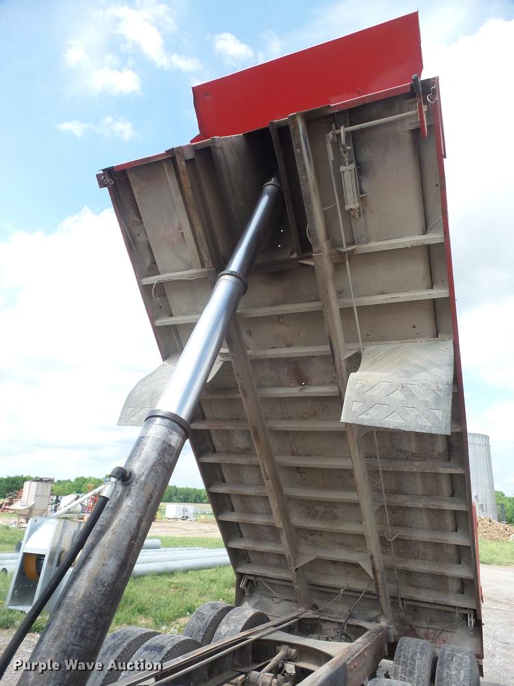 image for item DB6051 1975 Mack R686ST dump truck