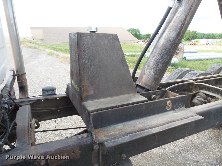 image for item DB6051 1975 Mack R686ST dump truck