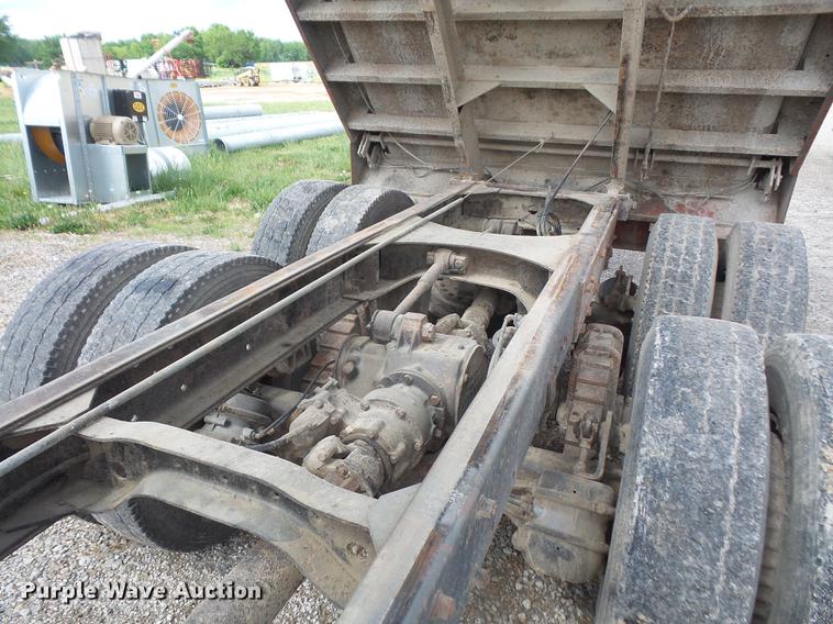 image for item DB6051 1975 Mack R686ST dump truck