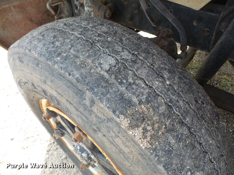 image for item DB6051 1975 Mack R686ST dump truck