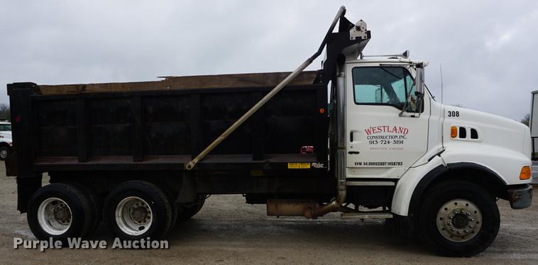 image for item DB6182 1998 Ford LT8513 Louisville 113 dump truck