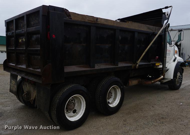 image for item DB6182 1998 Ford LT8513 Louisville 113 dump truck