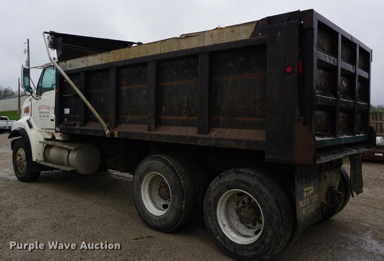 image for item DB6182 1998 Ford LT8513 Louisville 113 dump truck