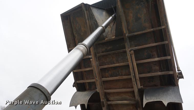 image for item DB6182 1998 Ford LT8513 Louisville 113 dump truck