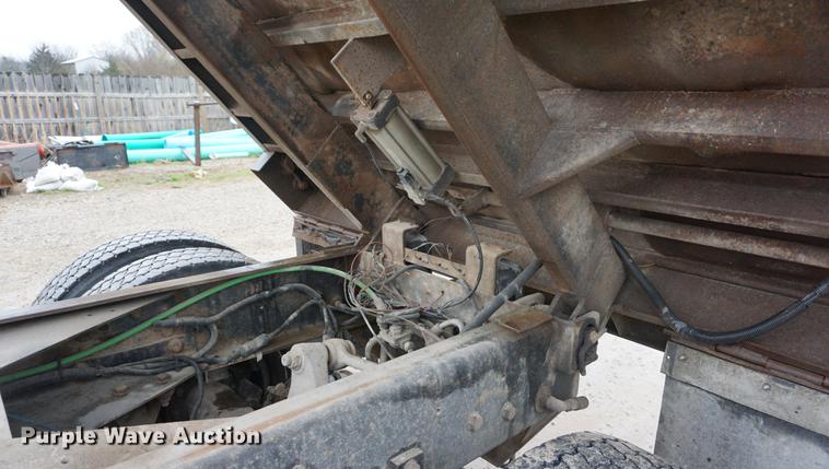 image for item DB6182 1998 Ford LT8513 Louisville 113 dump truck