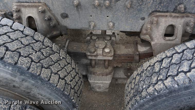 image for item DB6182 1998 Ford LT8513 Louisville 113 dump truck