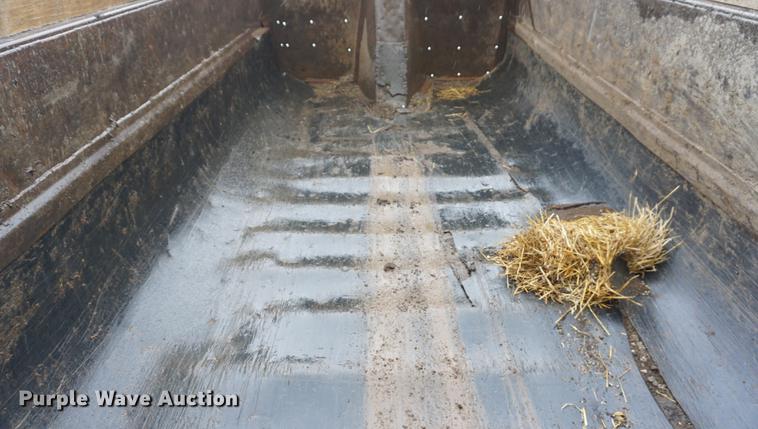 image for item DB6182 1998 Ford LT8513 Louisville 113 dump truck