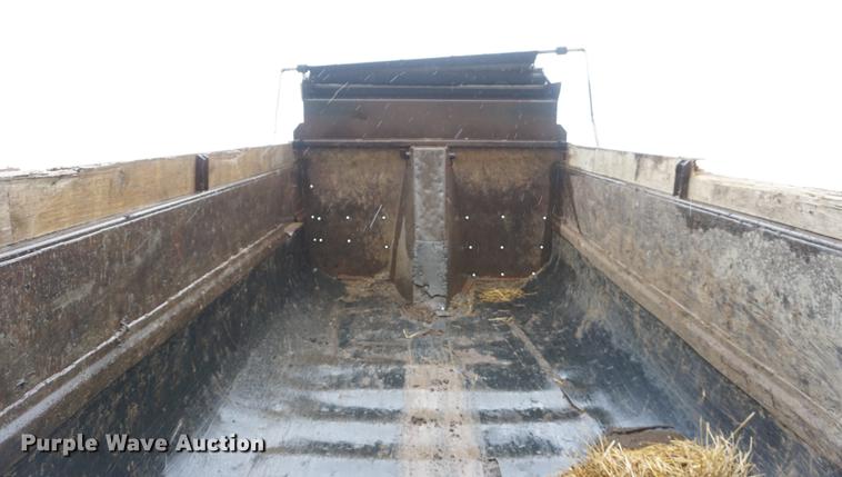 image for item DB6182 1998 Ford LT8513 Louisville 113 dump truck