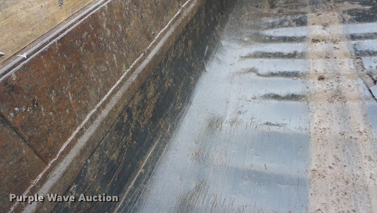 image for item DB6182 1998 Ford LT8513 Louisville 113 dump truck