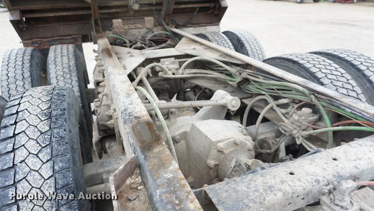image for item DB6182 1998 Ford LT8513 Louisville 113 dump truck