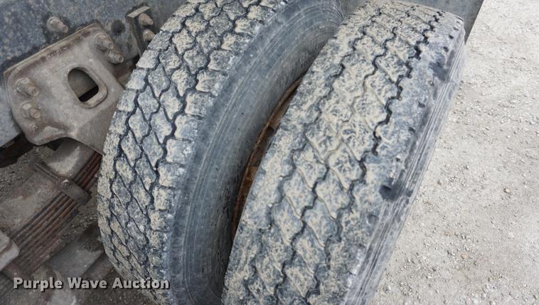 image for item DB6182 1998 Ford LT8513 Louisville 113 dump truck