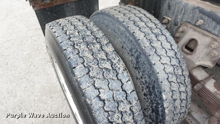 image for item DB6182 1998 Ford LT8513 Louisville 113 dump truck