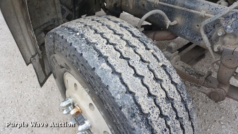 image for item DB6182 1998 Ford LT8513 Louisville 113 dump truck