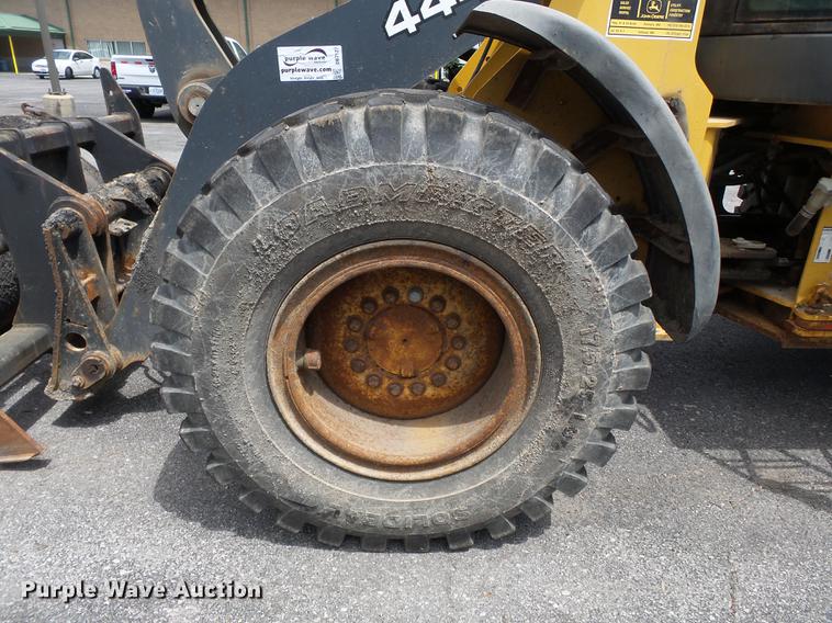 image for item DB7127 2004 John Deere 444J wheel loader