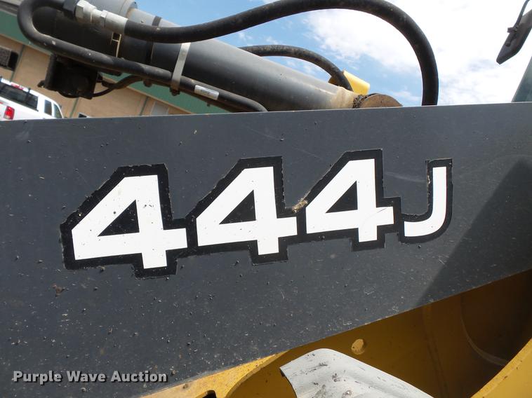image for item DB7127 2004 John Deere 444J wheel loader