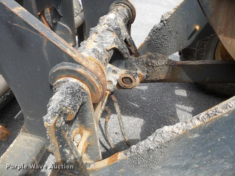 image for item DB7127 2004 John Deere 444J wheel loader