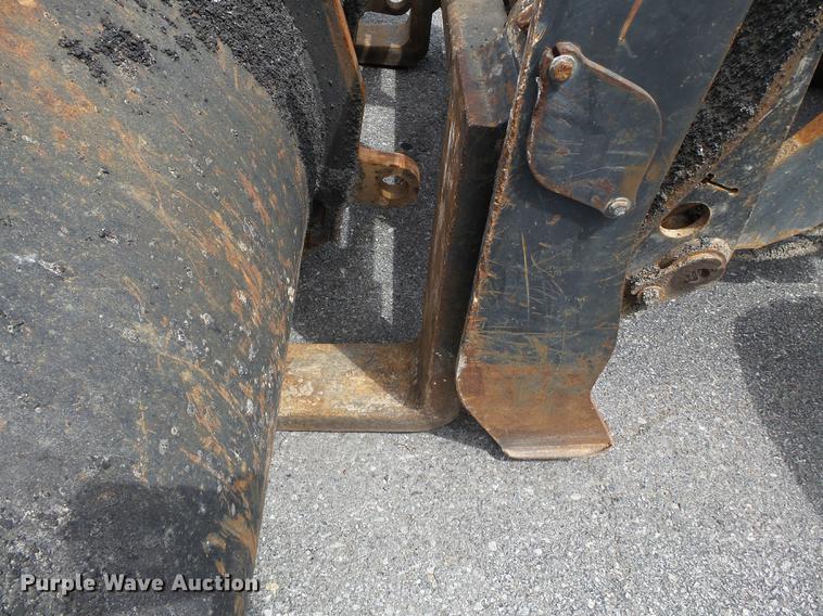 image for item DB7127 2004 John Deere 444J wheel loader