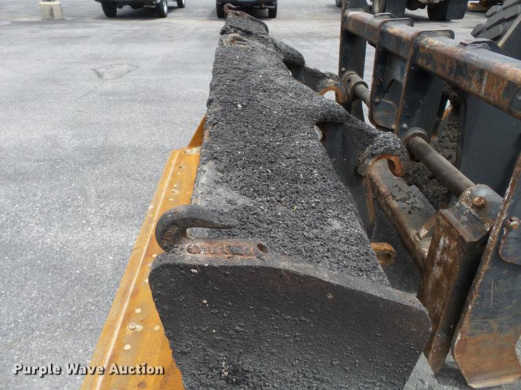 image for item DB7127 2004 John Deere 444J wheel loader