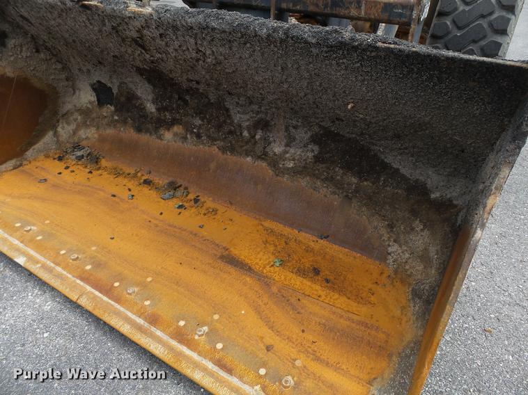 image for item DB7127 2004 John Deere 444J wheel loader