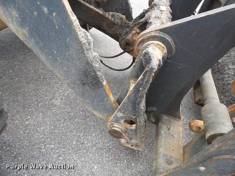 image for item DB7127 2004 John Deere 444J wheel loader