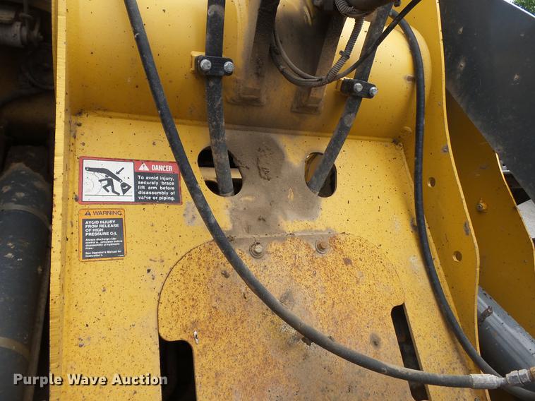 image for item DB7127 2004 John Deere 444J wheel loader